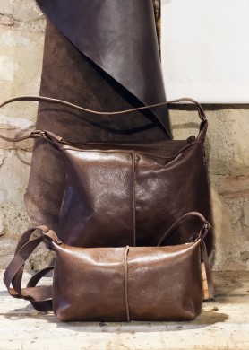 Large Dark brown leather...